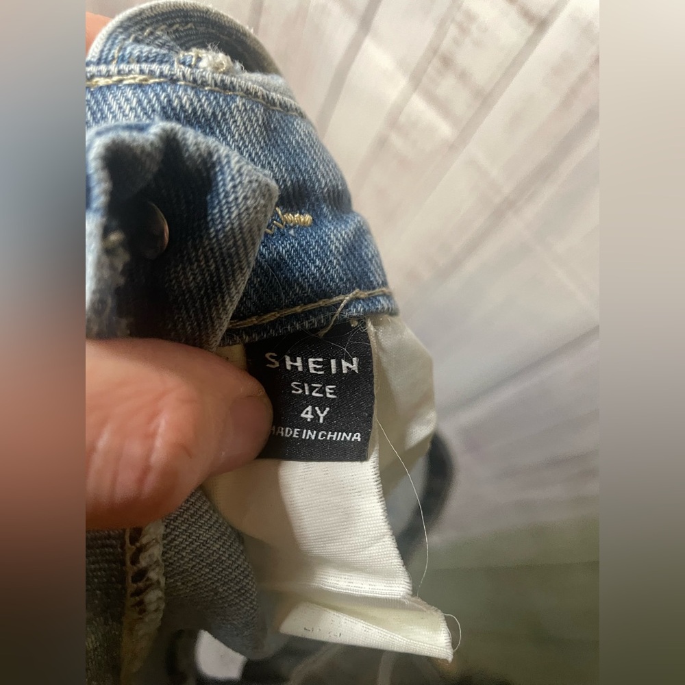 SHEIN Girls Denim Short Overalls 4Y Distressed Blue Jeanβ - Picture 5 of 5